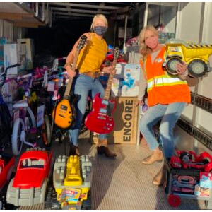 lori-heidi-toys-trailer-scaled-e1698265347798-300x294